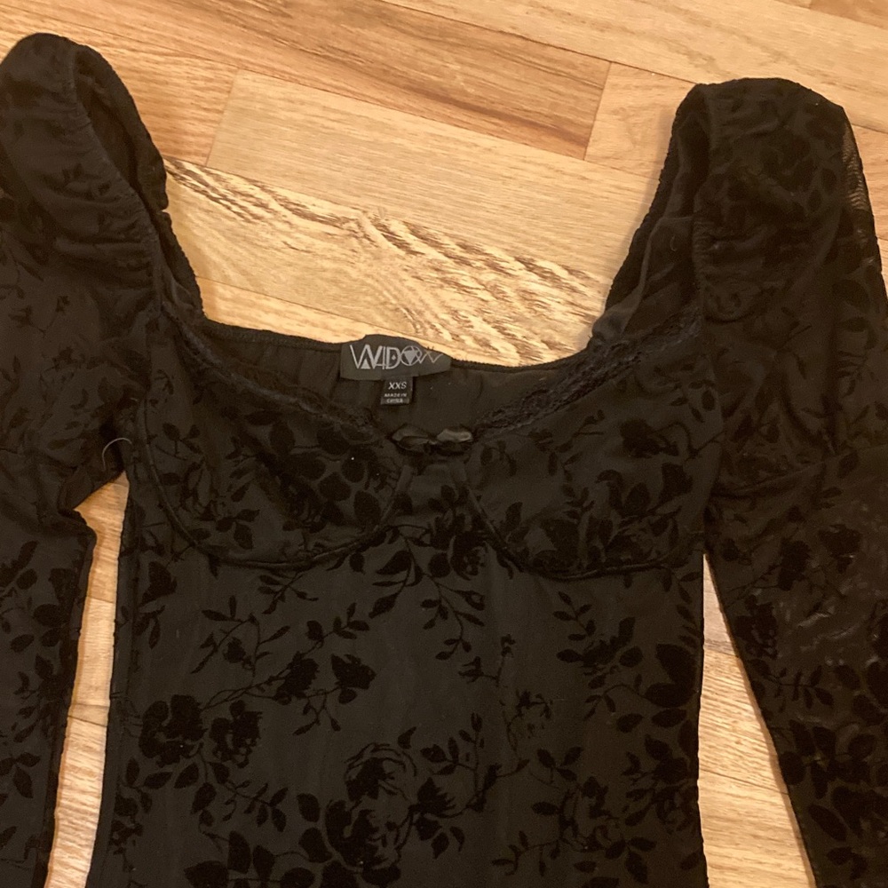 Chic Black Floral velvet and lace trim Long Sleeve Dress. Puffy shoulders.